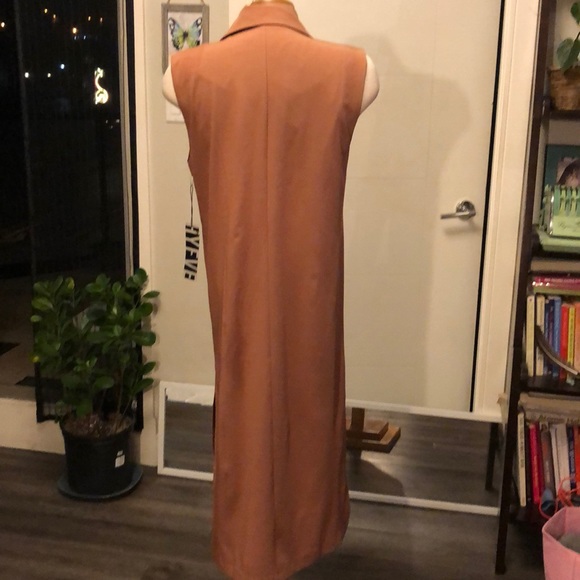 HYFIVE SLEEVELESS OVERCOAT - Picture 3 of 6